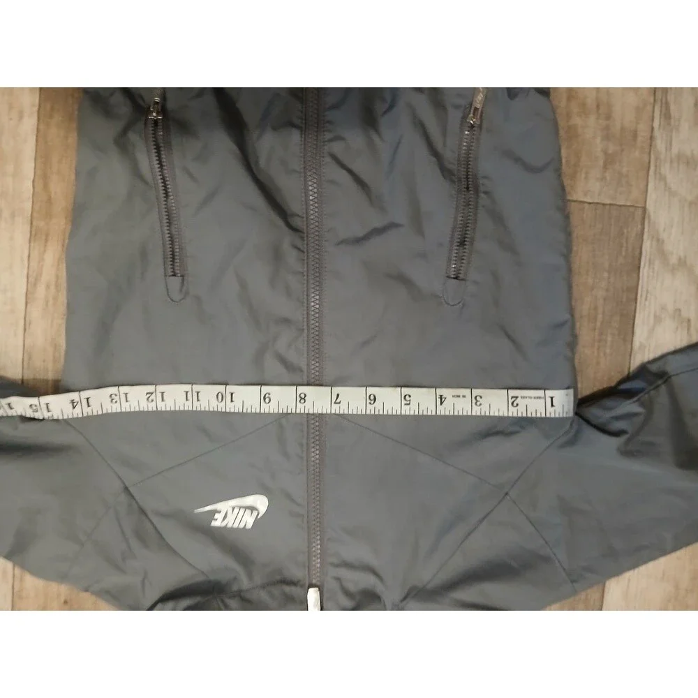 Nike Windrunner Boys Gray Hooded Windbreaker Jacket Size M (5-6Y) Mesh Lined